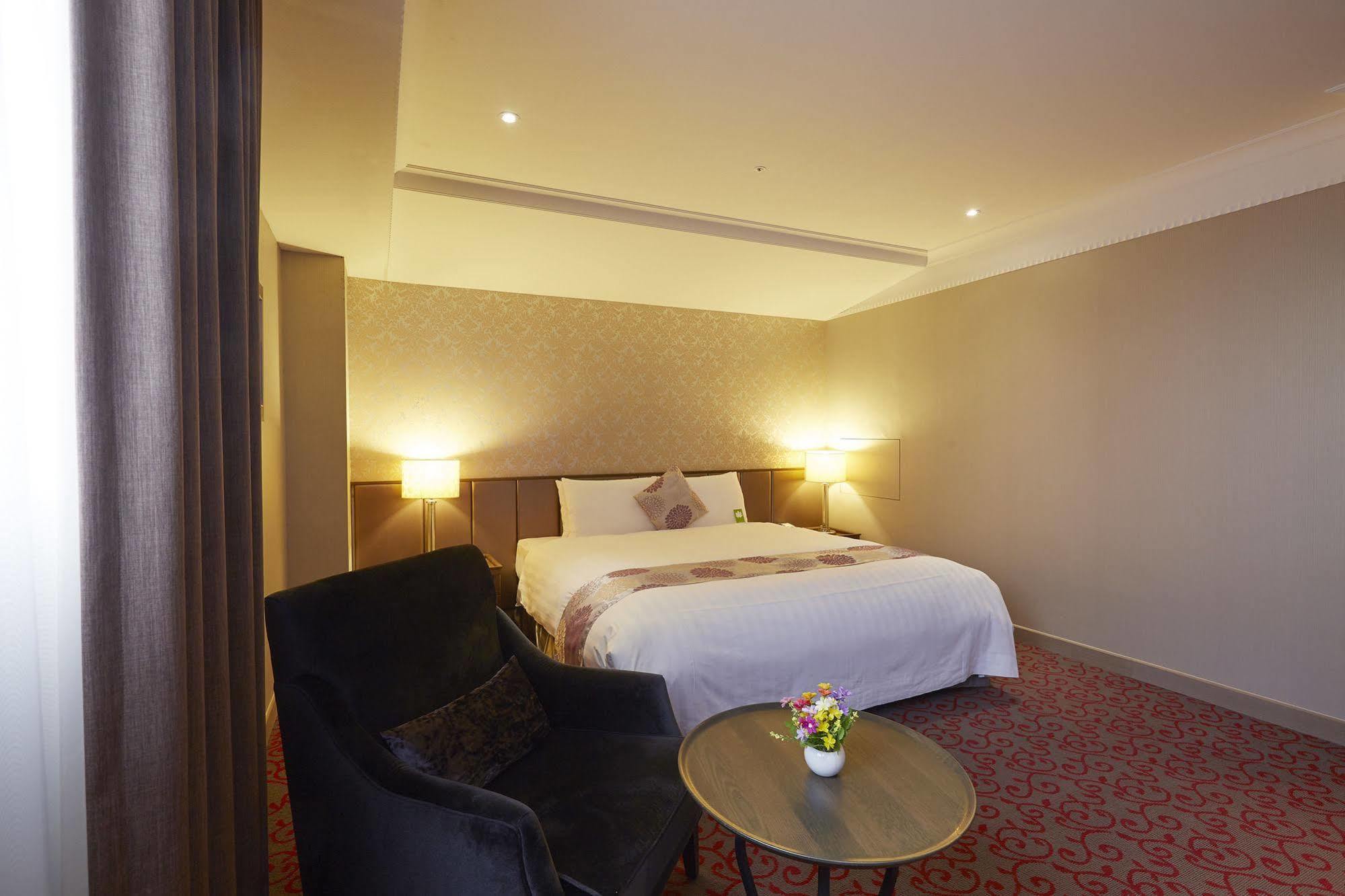 Grand City Hotel Fengyuan Eksteriør bilde