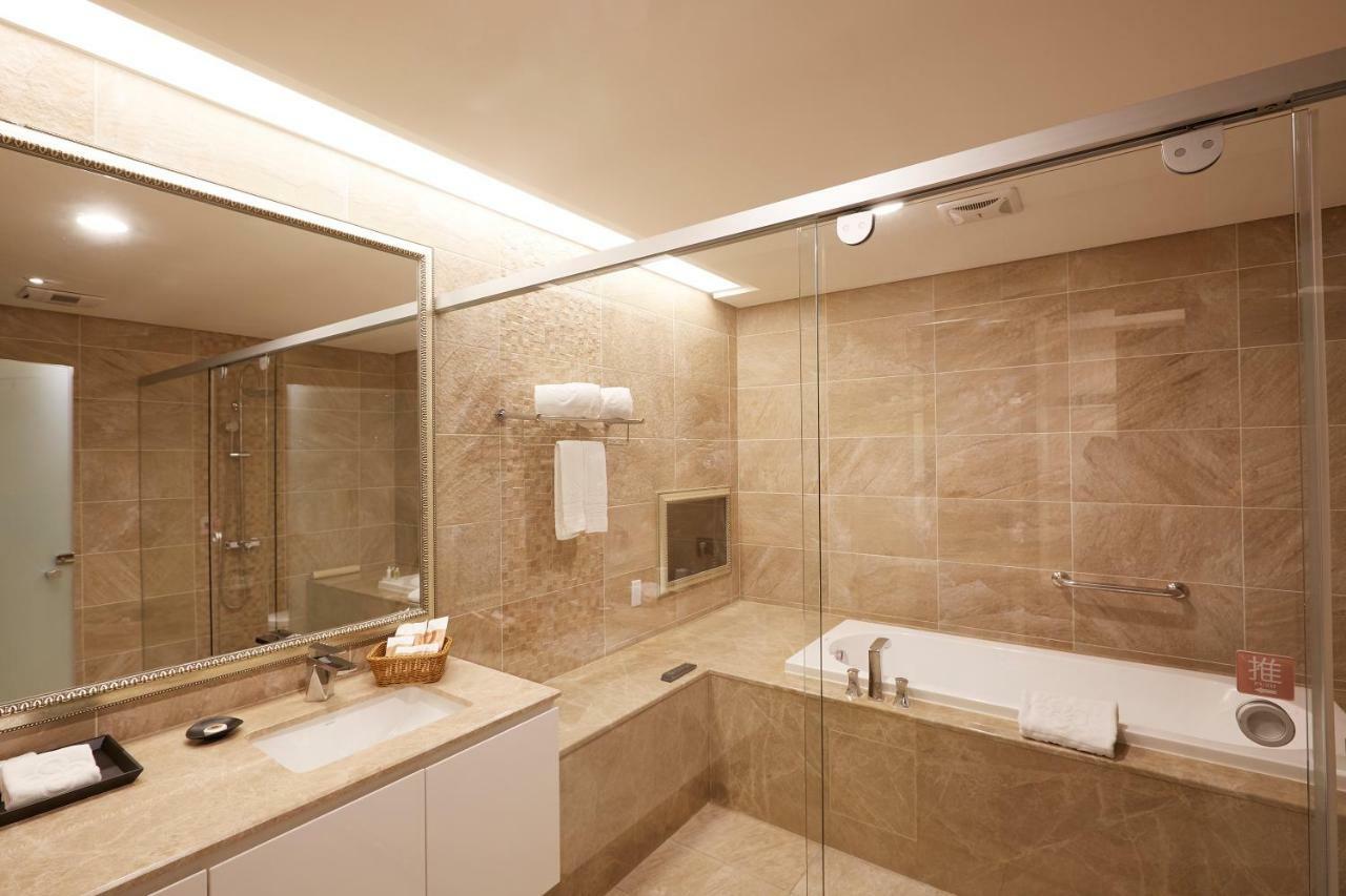 Grand City Hotel Fengyuan Eksteriør bilde